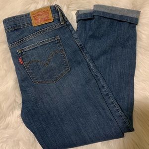 Levi’s 711 Jeans